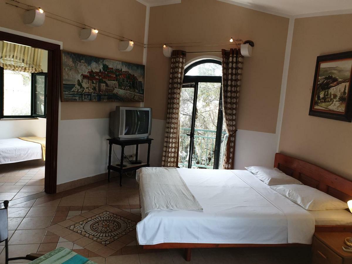 Zoro Daire Sveti Stefan