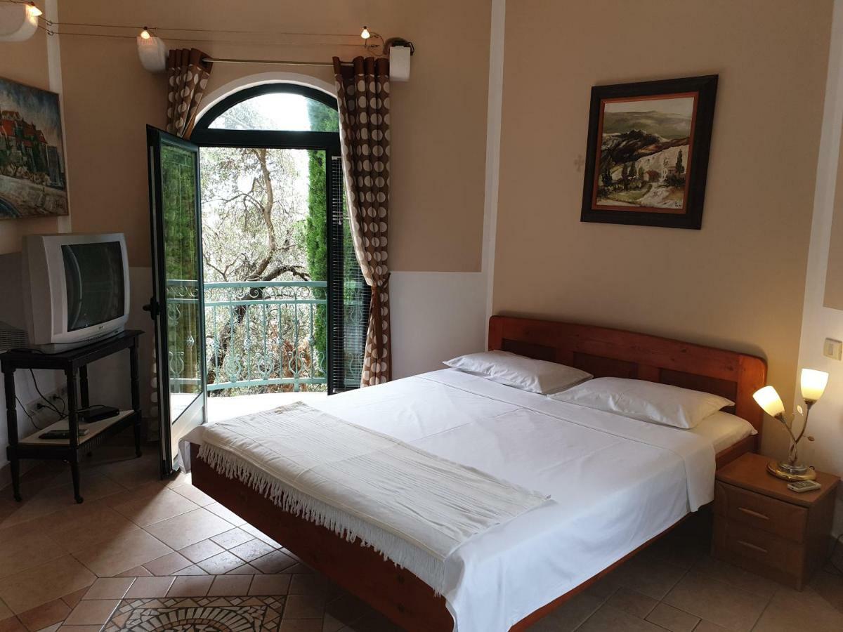 Zoro Daire Sveti Stefan